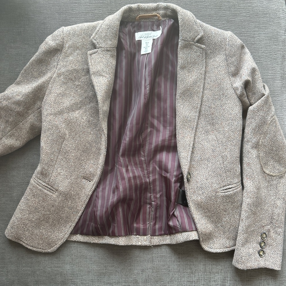 Short brown blazer